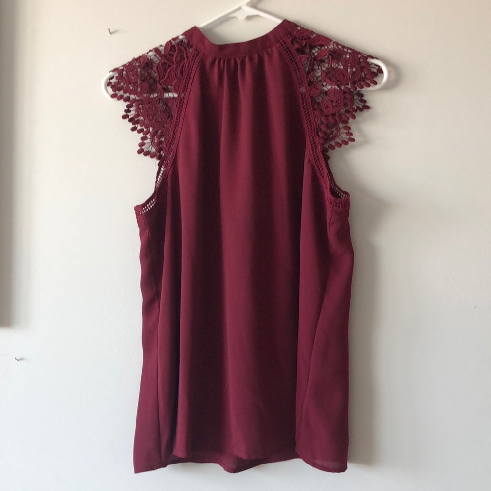 Express lace decal top